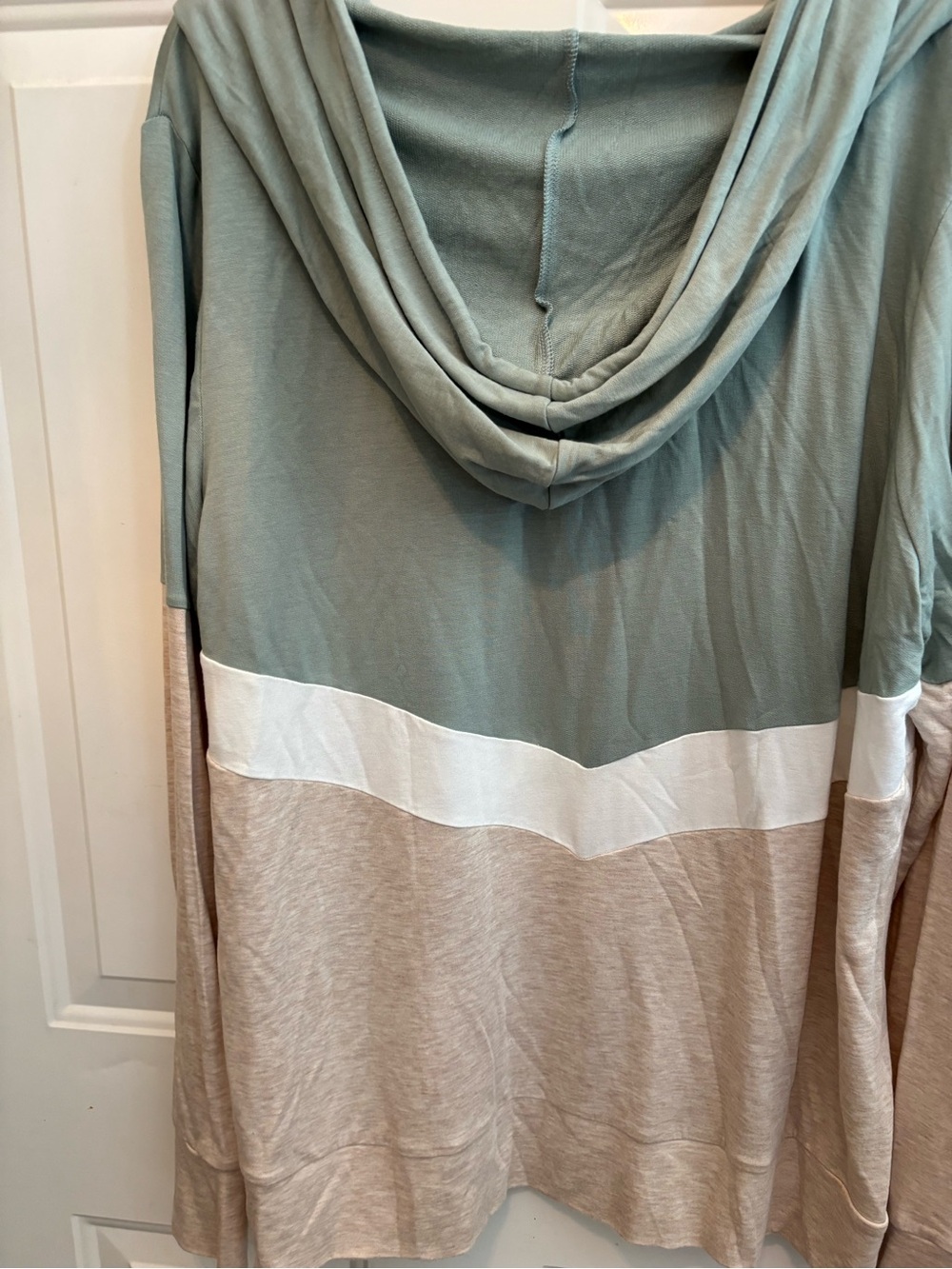 Sweater Subcategory - Picture 3 of 4
